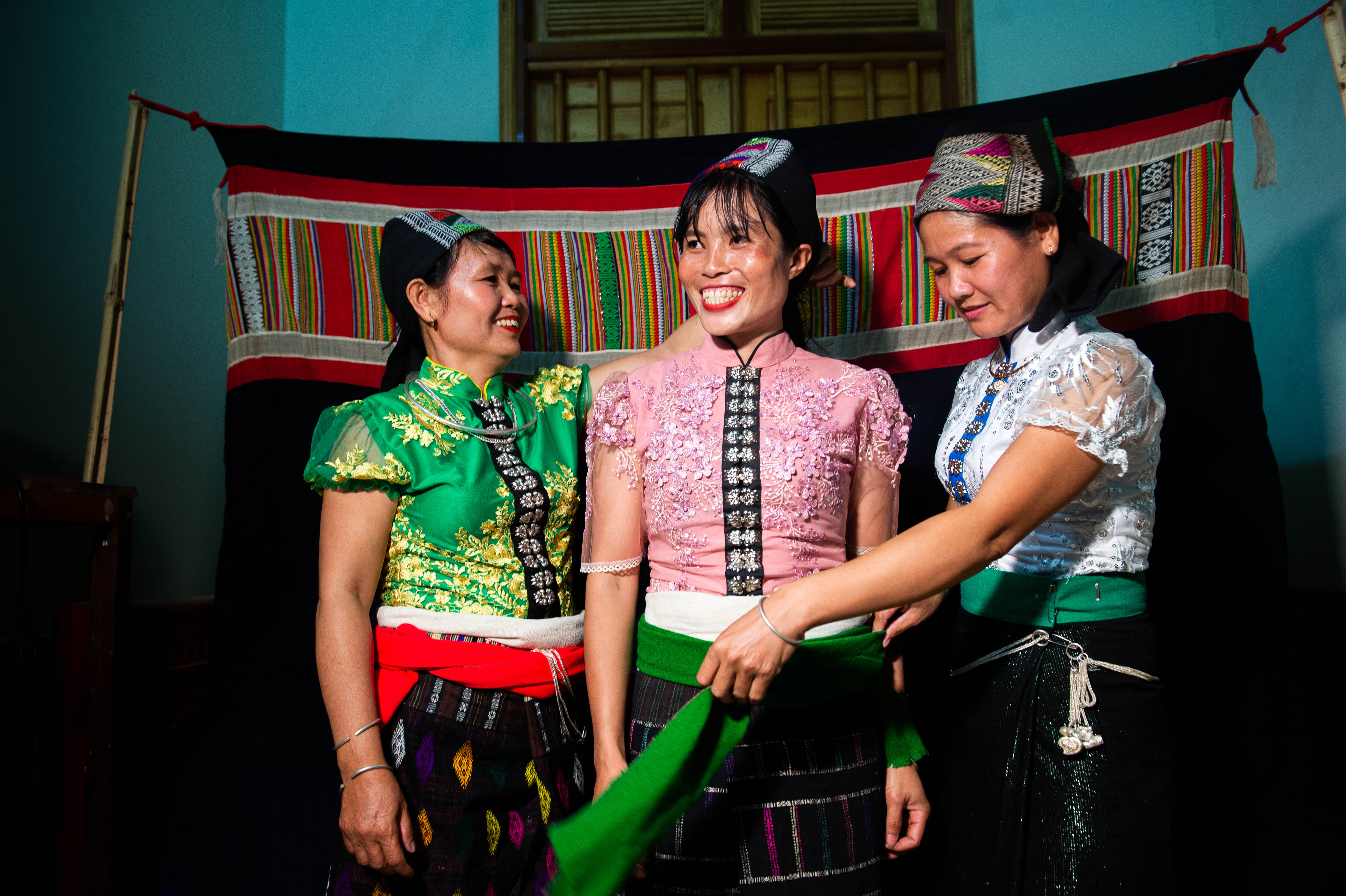 Trang phục phụ nữ Thái Mai Châu