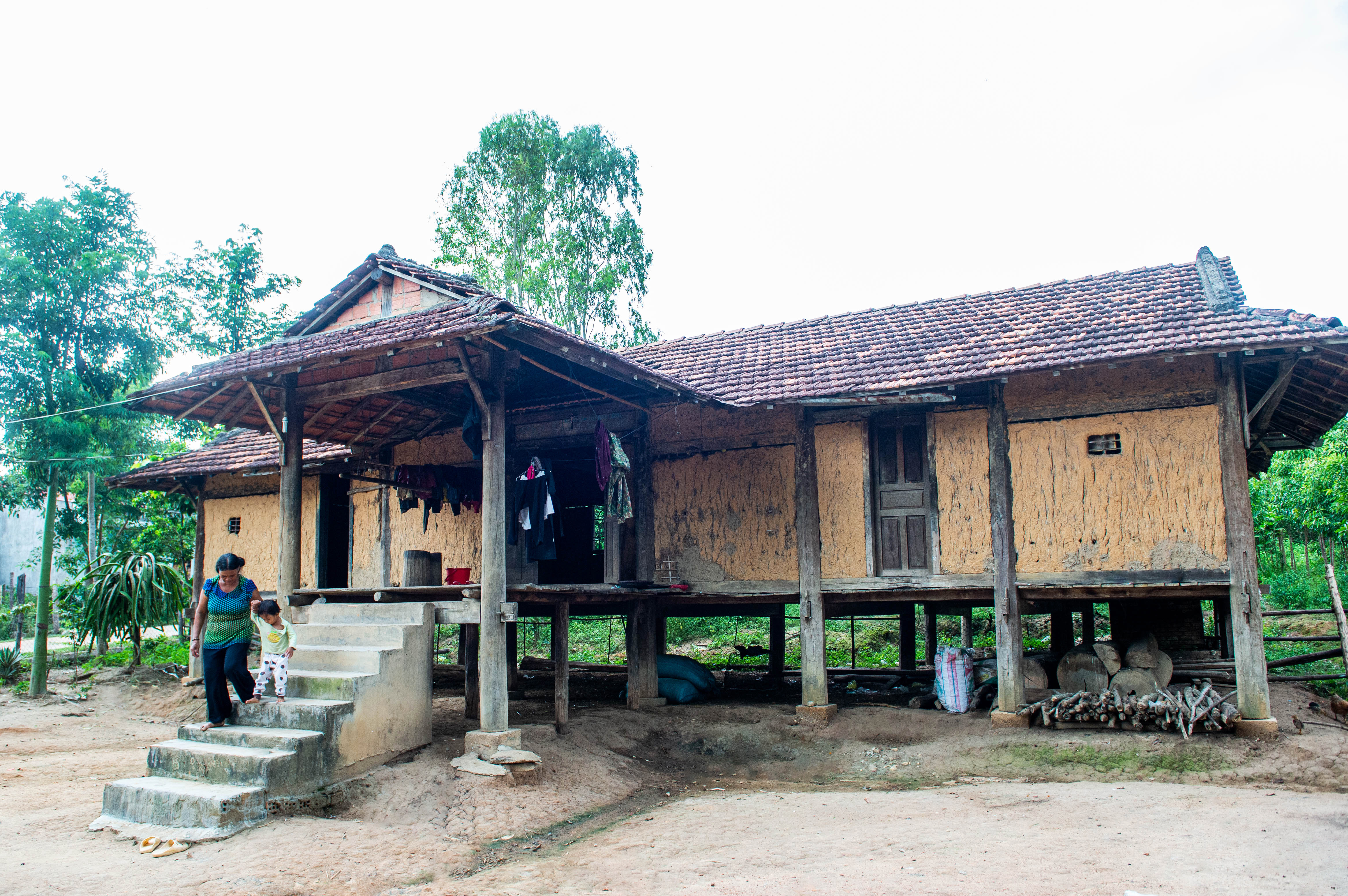 Nhà sàn truyền thống ở làng Kleng